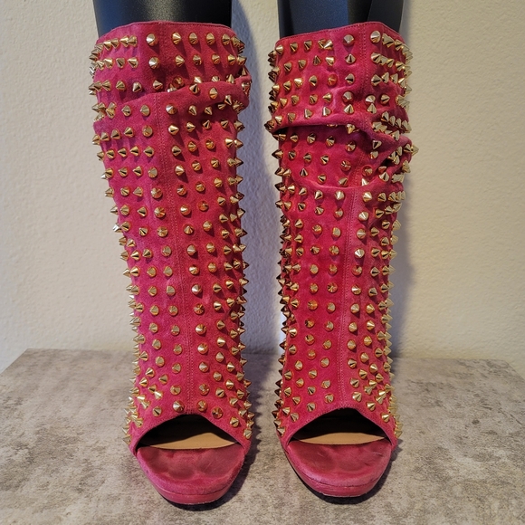 Pink Louboutin Guerilla Spiked Slouchy Booties 38.5 - Picture 5 of 10